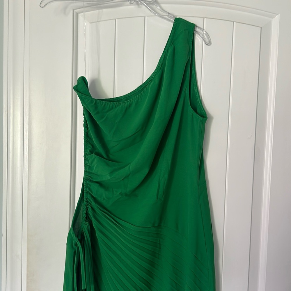 One shoulder pleated open side cinched dress